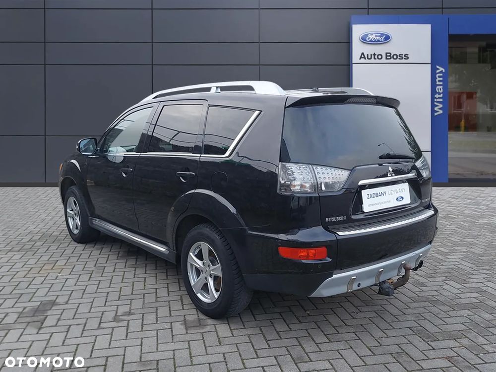 Mitsubishi Outlander 2.0 DID Instyle NAVI - 3