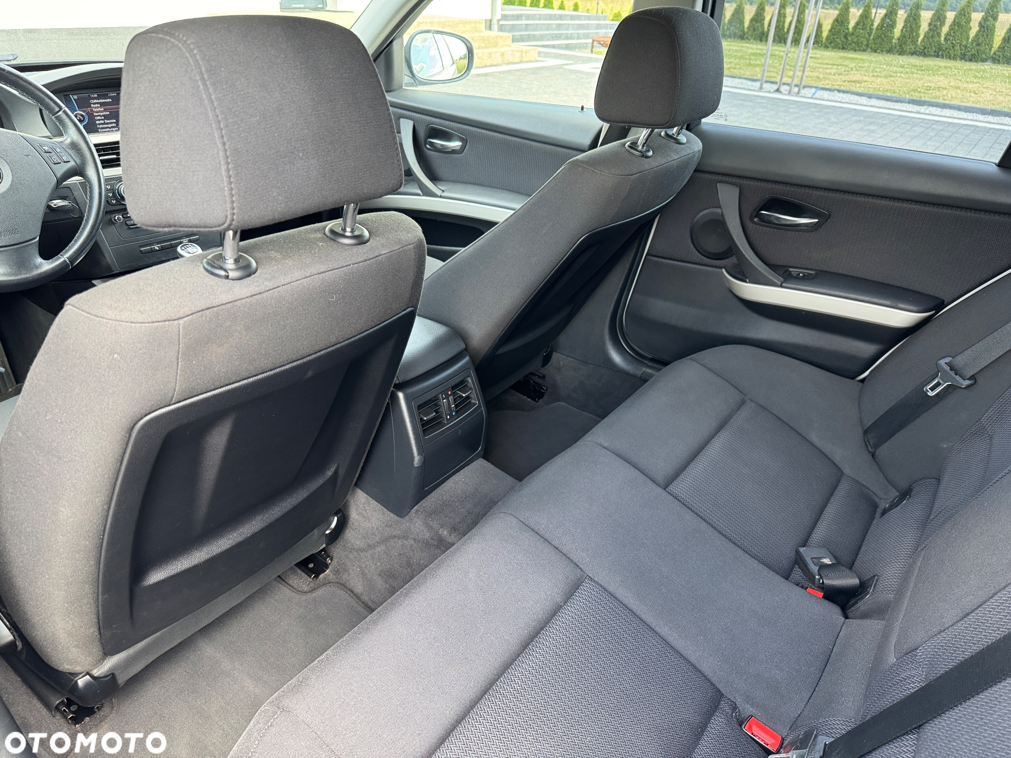 BMW Seria 3 318d DPF Touring Edition Exclusive - 20