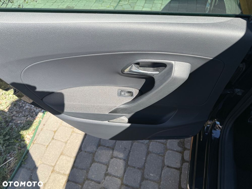 Volkswagen Polo 1.4 16V Highline - 16