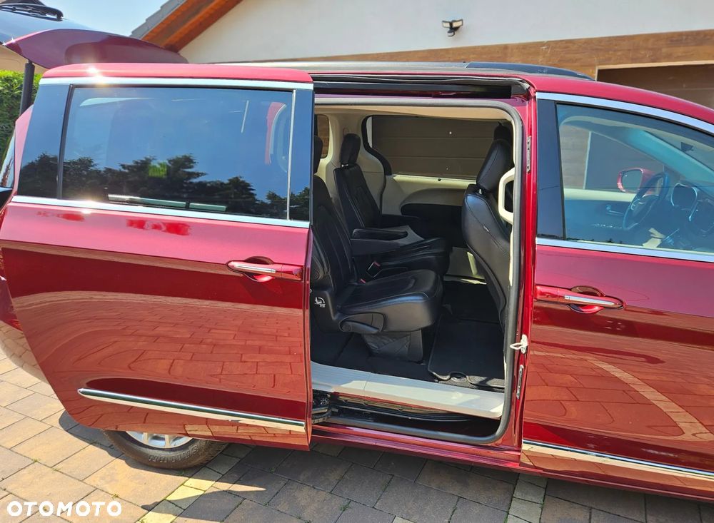 Chrysler Pacifica - 23