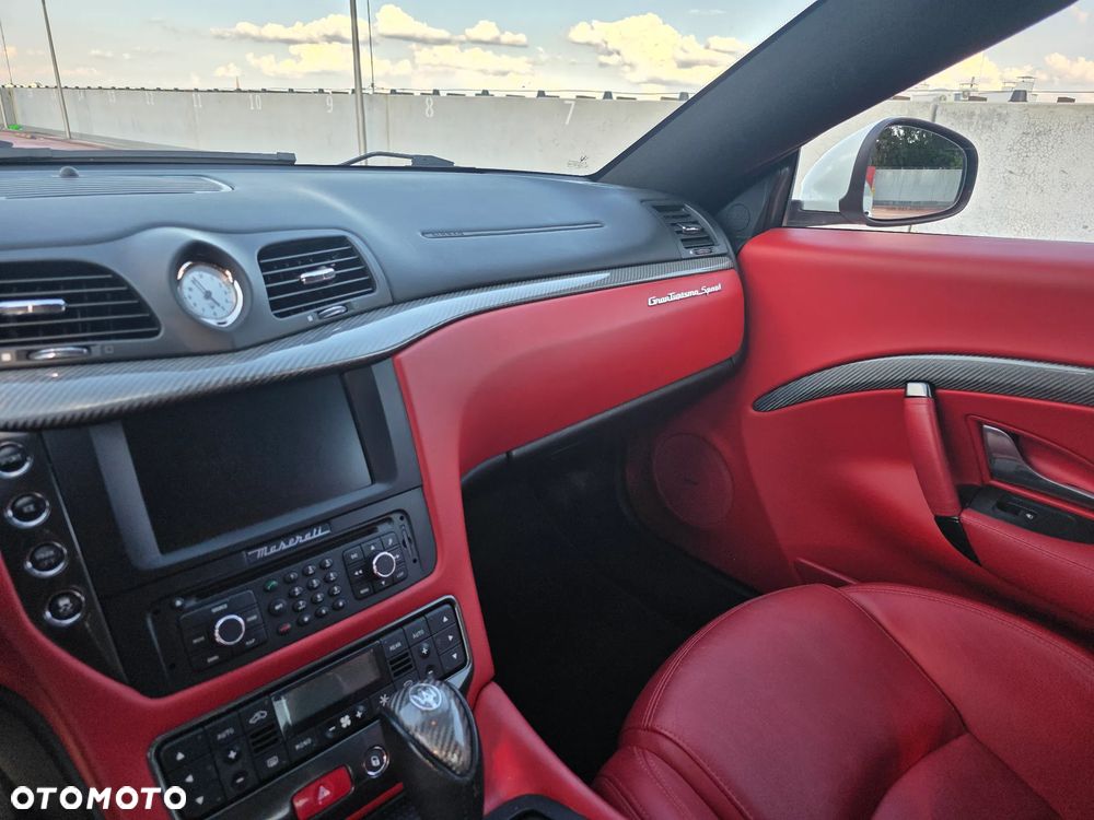 Maserati GranTurismo S Automat - 12