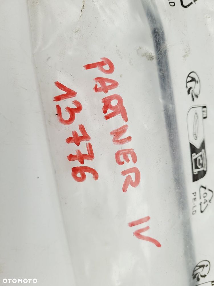PODPORA MASKI BAT PEUGEOT PARTNER IV 2018- 9830522780 - 3