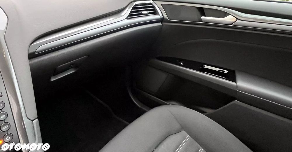 Ford Mondeo 2.0 EcoBlue Titanium - 19