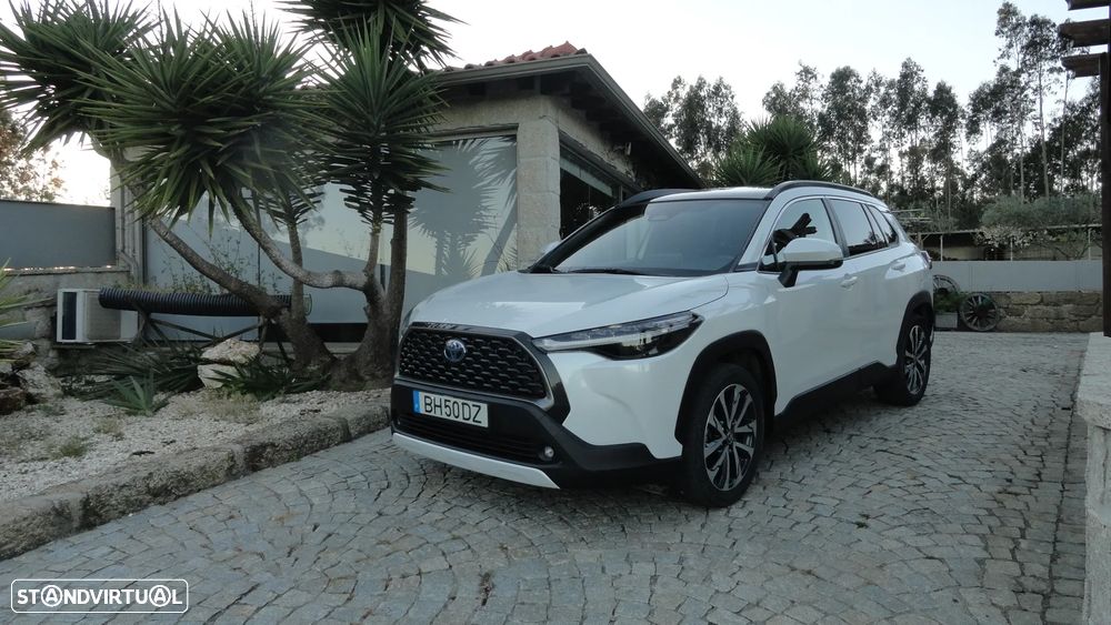 Toyota Corolla Cross 1.8 Hybrid Luxury - 1