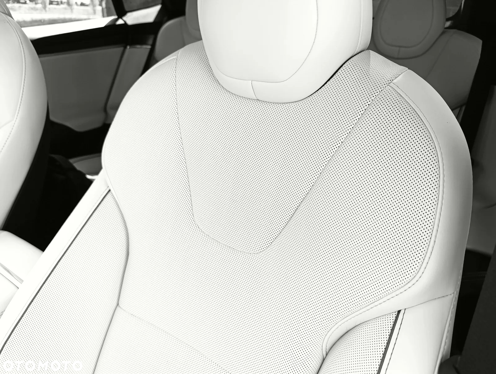 Tesla Model S Plaid - 13