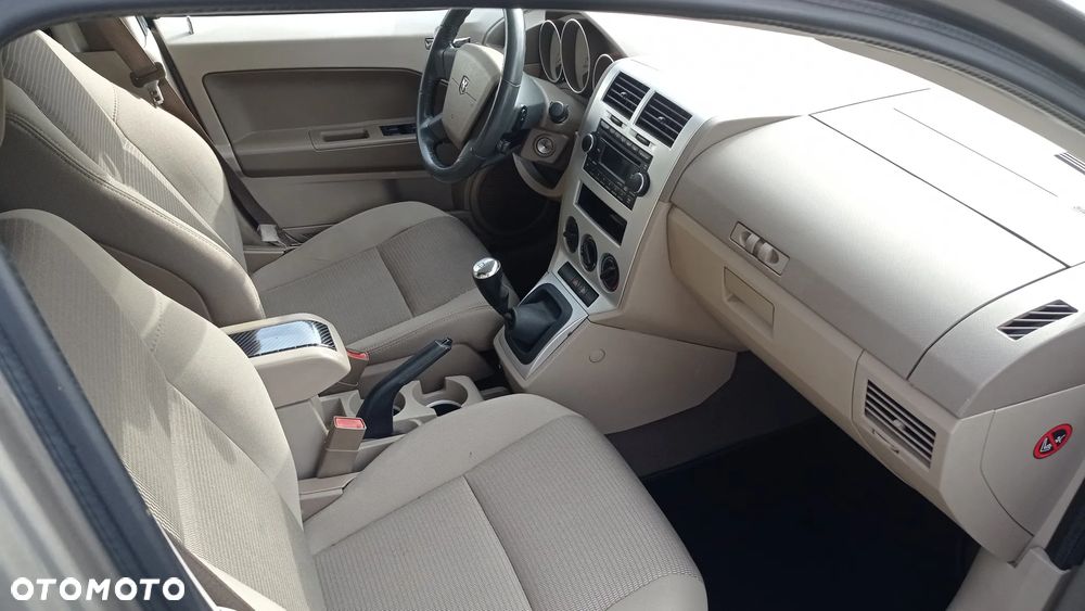 Dodge Caliber 1.8 SXT - 35