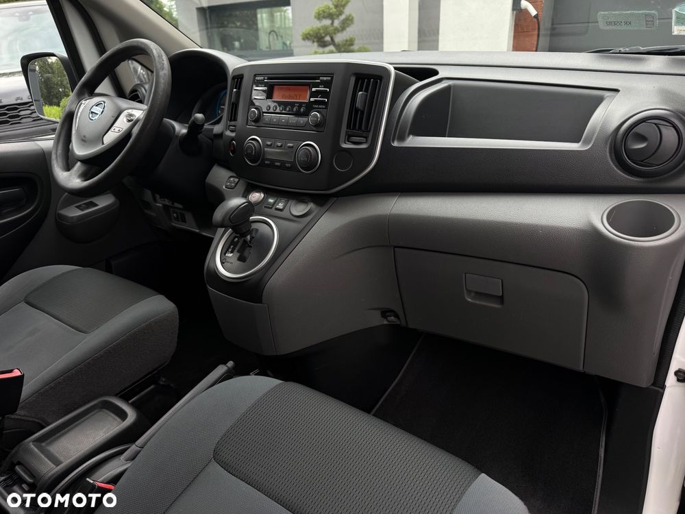 Nissan E-NV200 - 11
