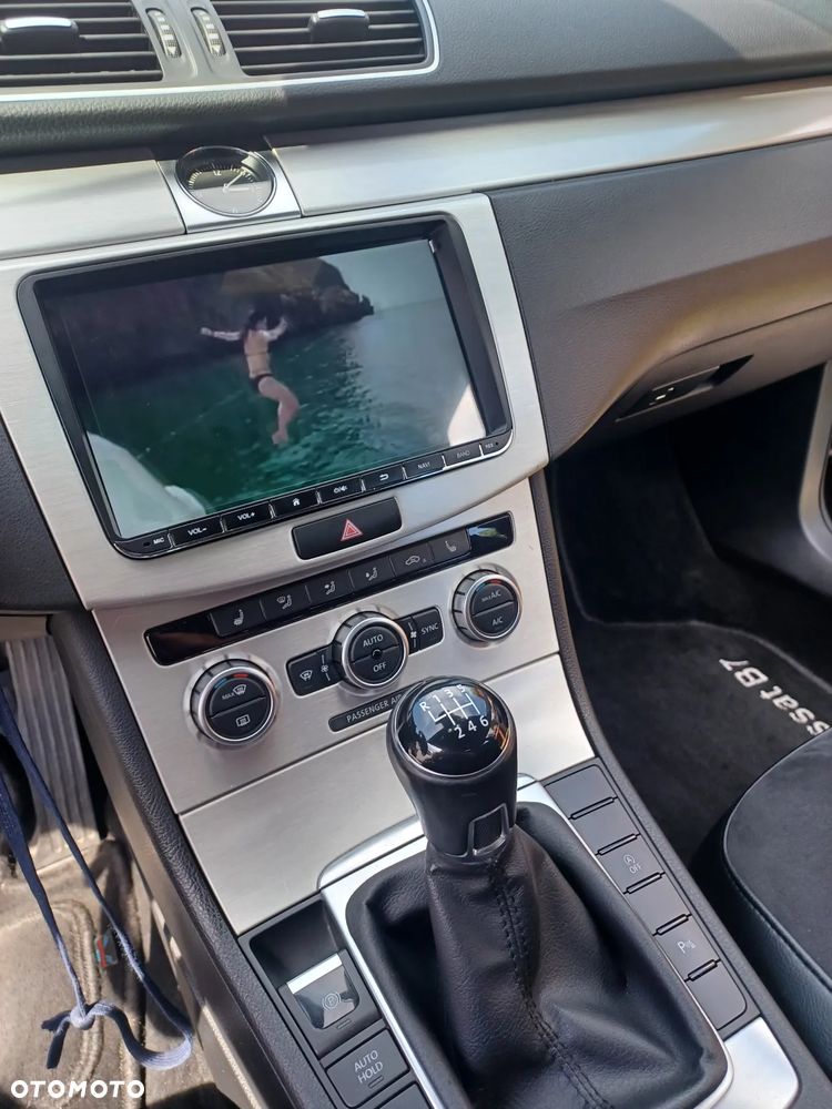 Volkswagen Passat 2.0 TDI Highline - 13