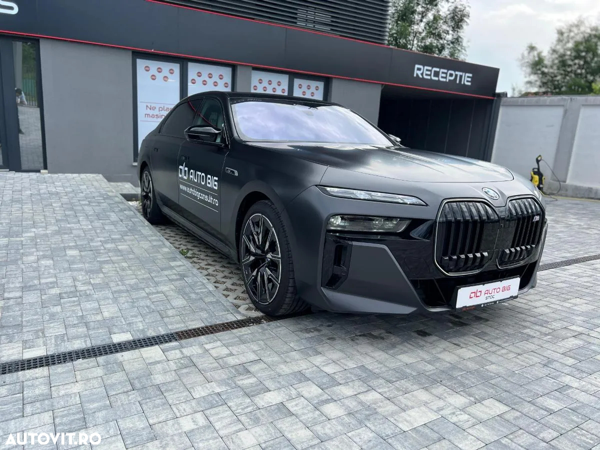 BMW M7 M760e xDrive - 10
