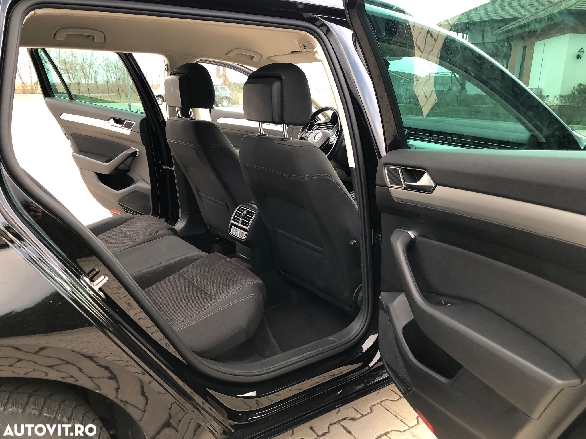 Volkswagen Passat Variant 1.6 TDI SCR DSG Business - 12