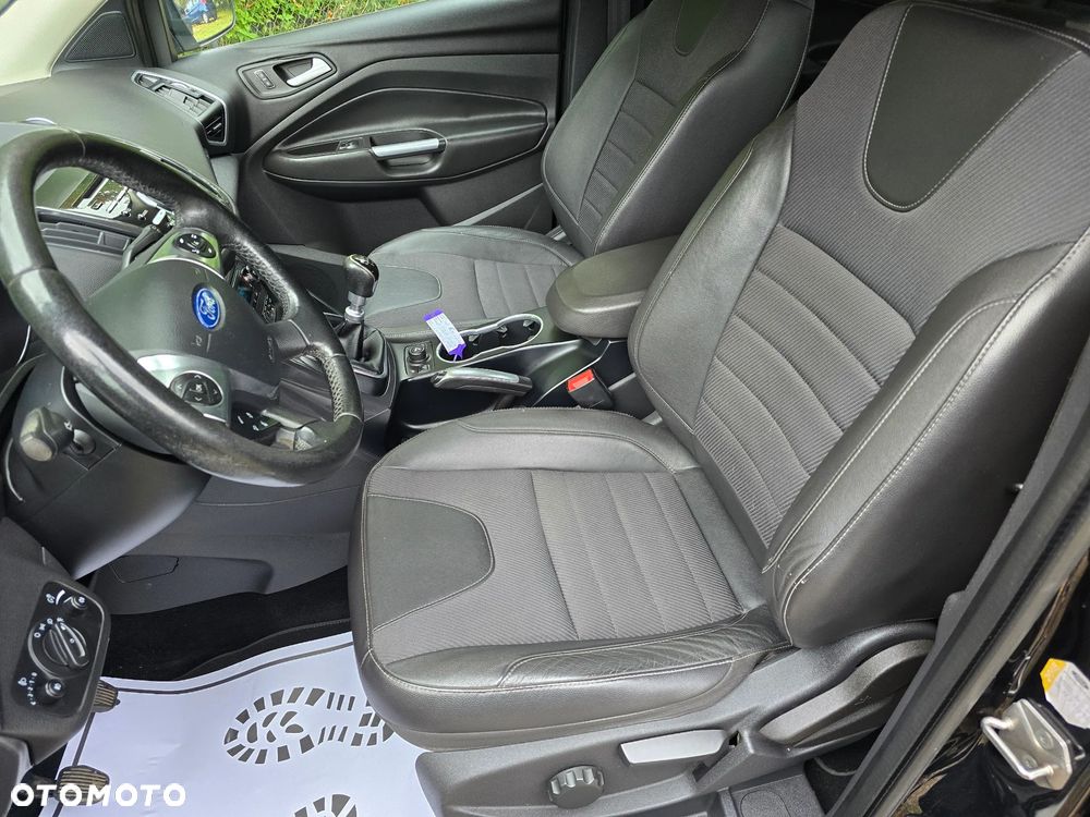 Ford Kuga 2.0 TDCi 4WD Titanium - 16