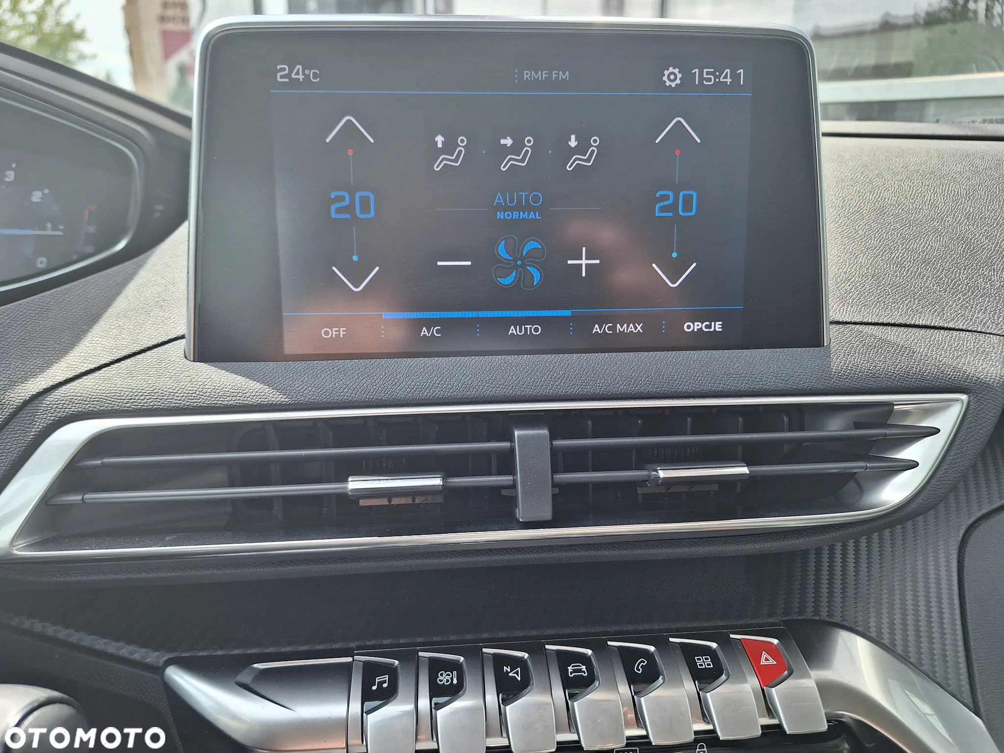 Peugeot 3008 1.2 PureTech GPF Active S&S EAT8 - 12