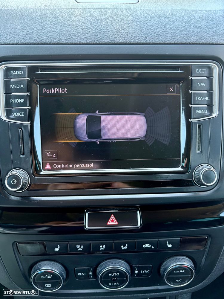 VW Sharan 2.0 TDI Blue Highline DSG - 20