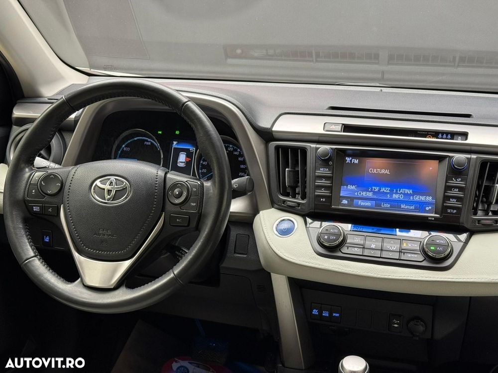Toyota RAV4 - 9