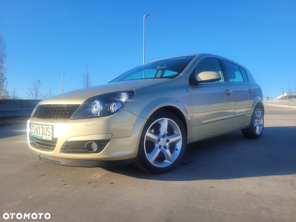 Opel Astra 2.0 Turbo Cosmo - 1