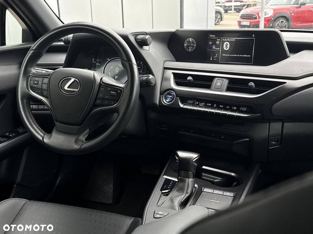 Lexus UX - 22