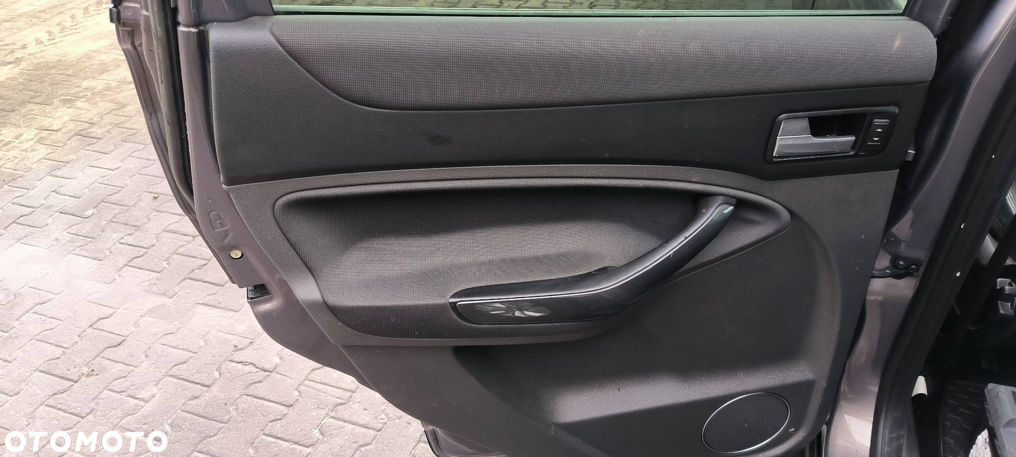 DRZWI LEWE TYŁ FORD KUGA V1 MK1 - 2