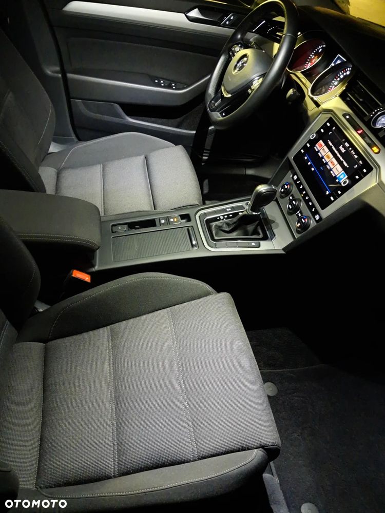 Volkswagen Passat 2.0 TDI BMT Comfortline DSG - 25