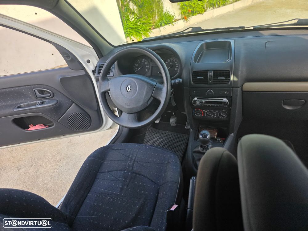 Renault Clio 1.5 dCi Confort - 11