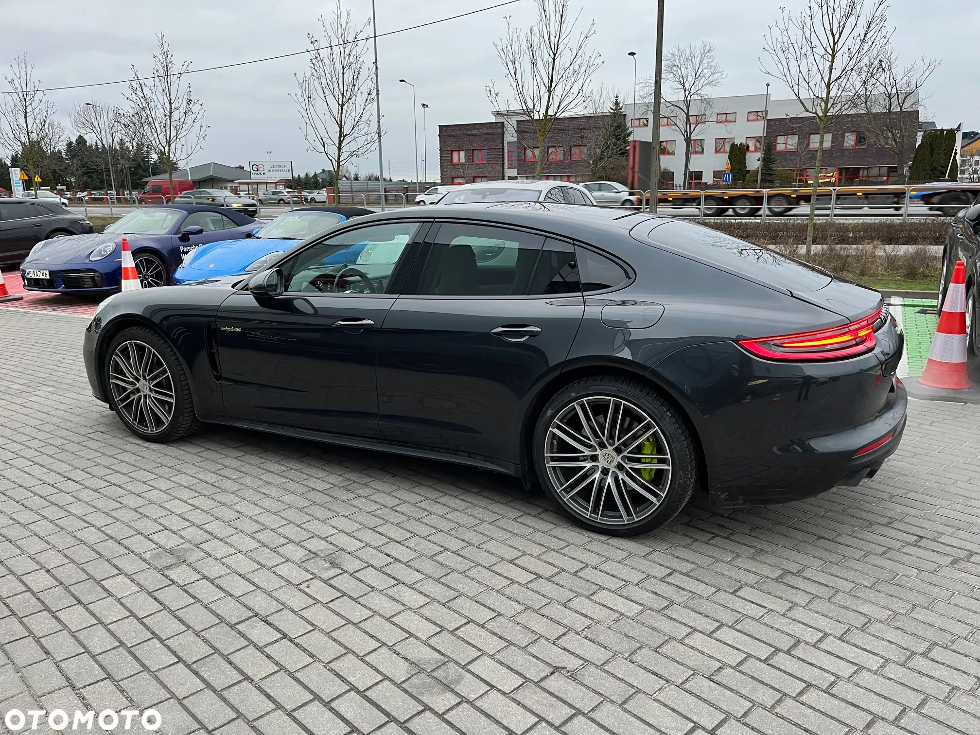 Porsche Panamera - 8