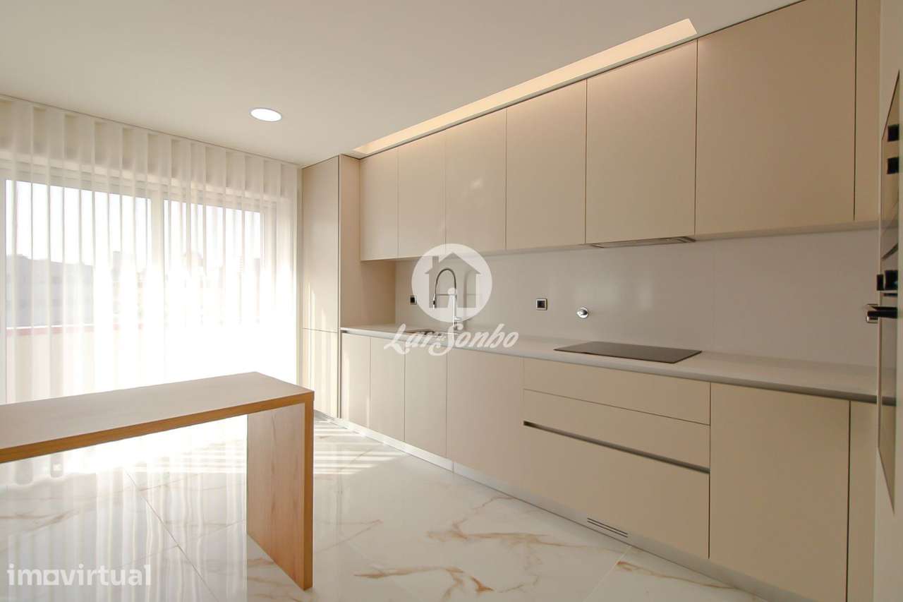 Penthouse T4+T1, terraço de 90m2 e garagem p/ 2 carros a 4min. da p... - Grande imagem: 3/26