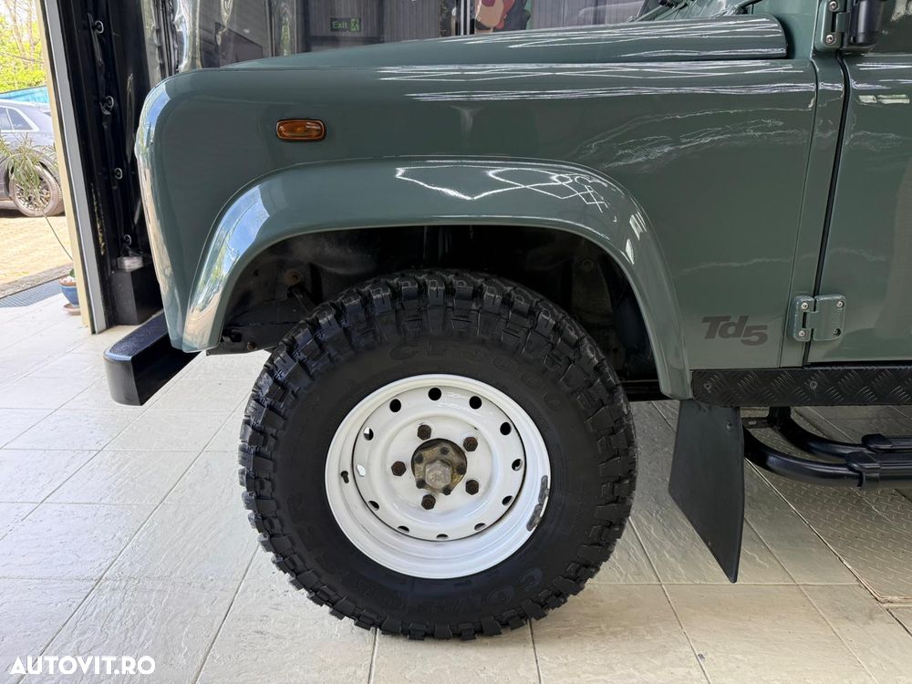 Land Rover Defender - 8
