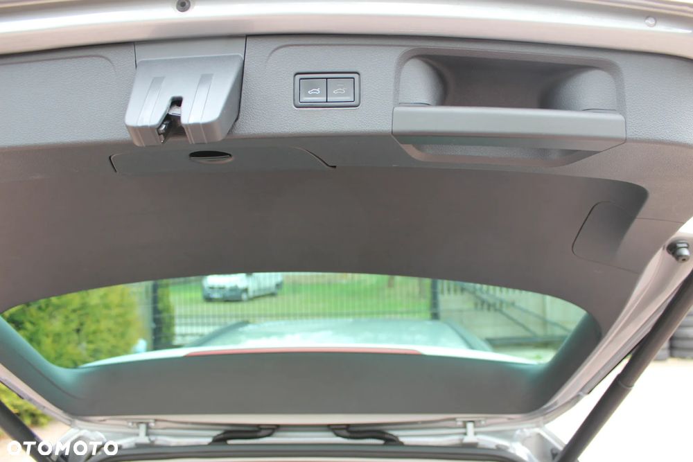 Volkswagen Passat 2.0 TDI SCR Trendline DSG - 14