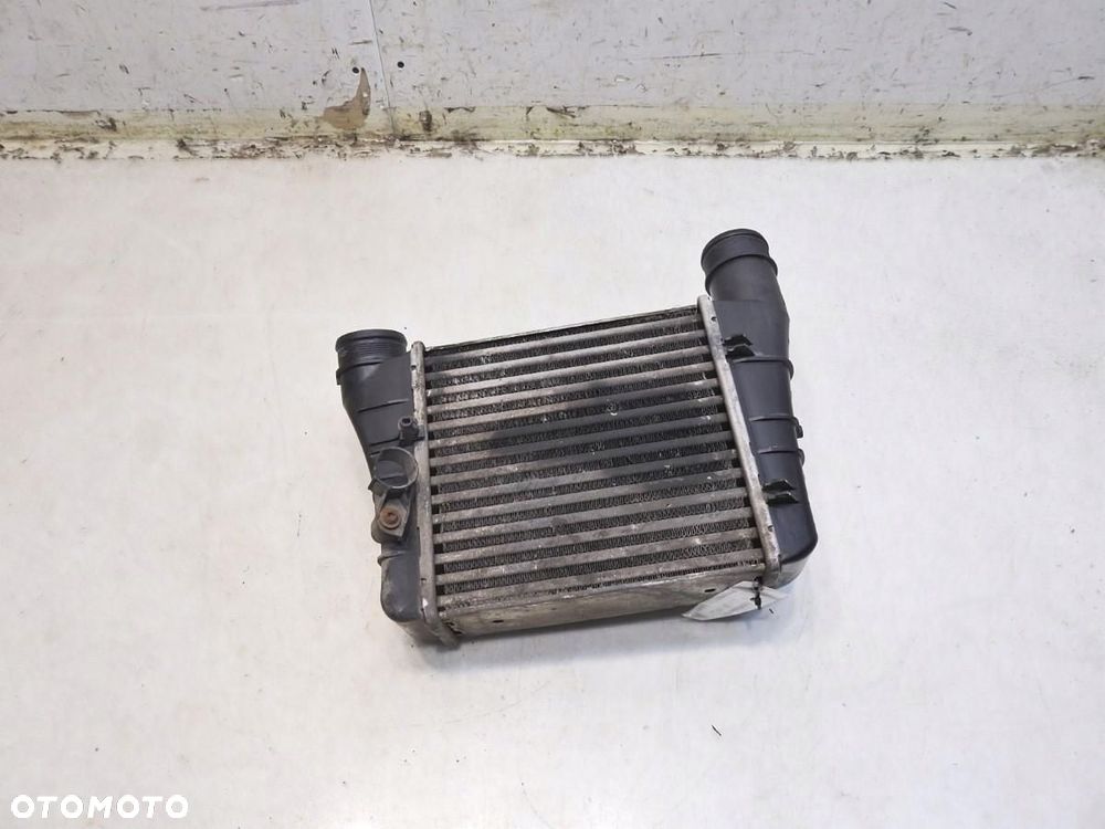 CHŁODNICA INTERCOOLER LEWA AUDI A4 B7 2.0 TFSI 8E0145805AA 3229440 - 5