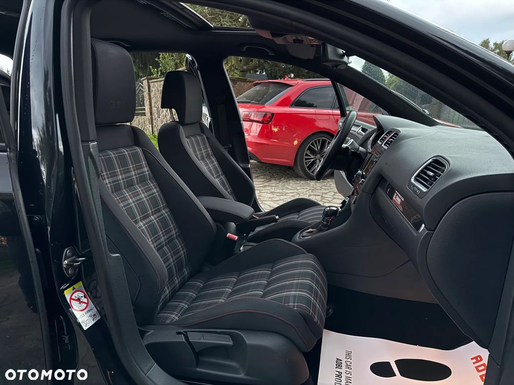 Volkswagen Golf 2.0 GTI DSG - 23