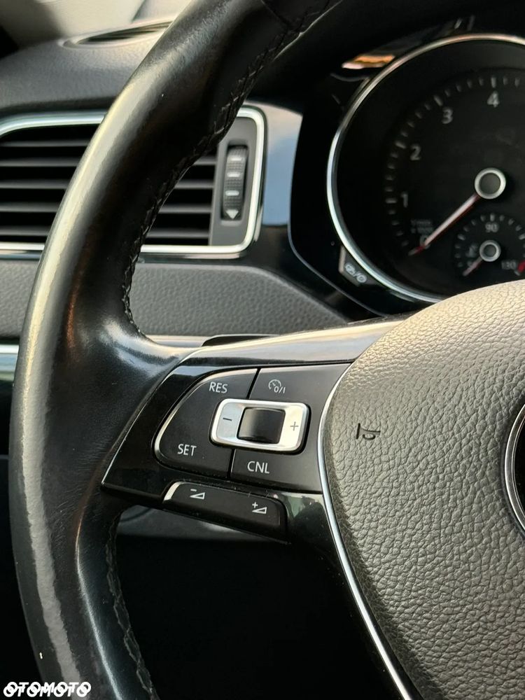Volkswagen Jetta - 7