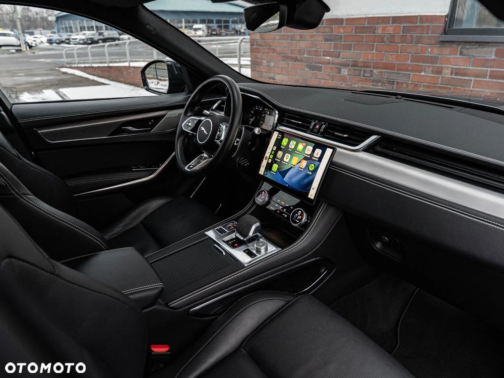 Jaguar F-Pace D200 AWD R-Dynamic S - 26