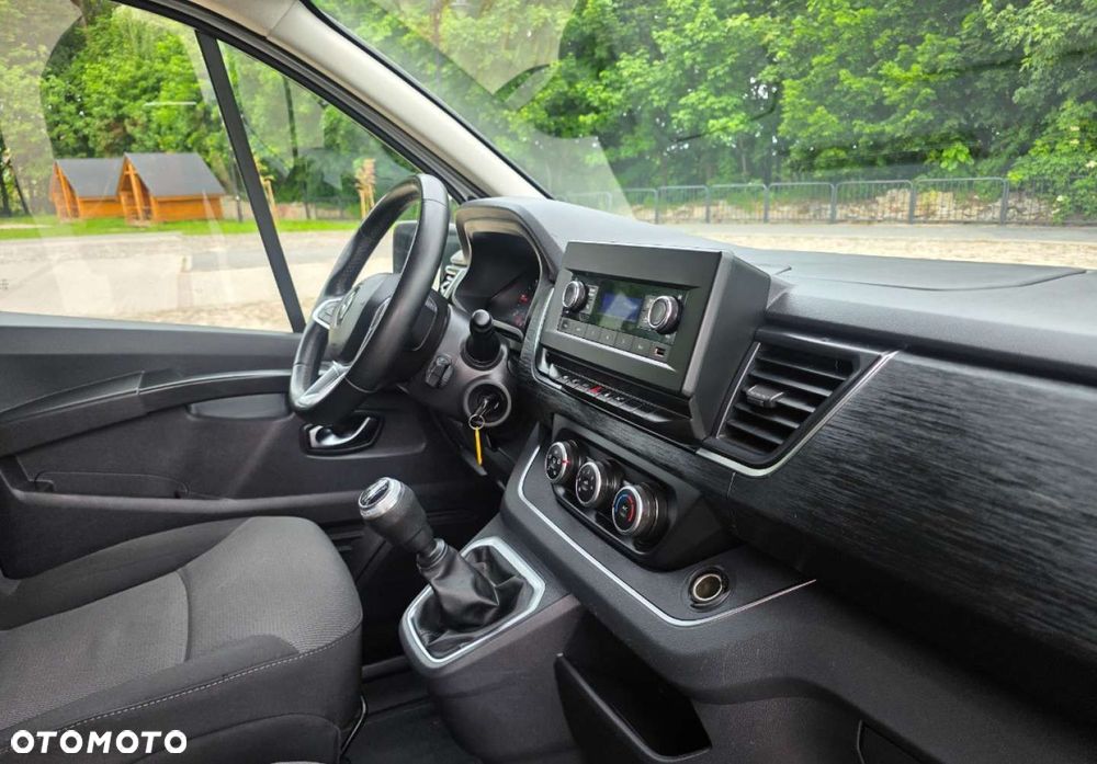 Renault Trafic - 22