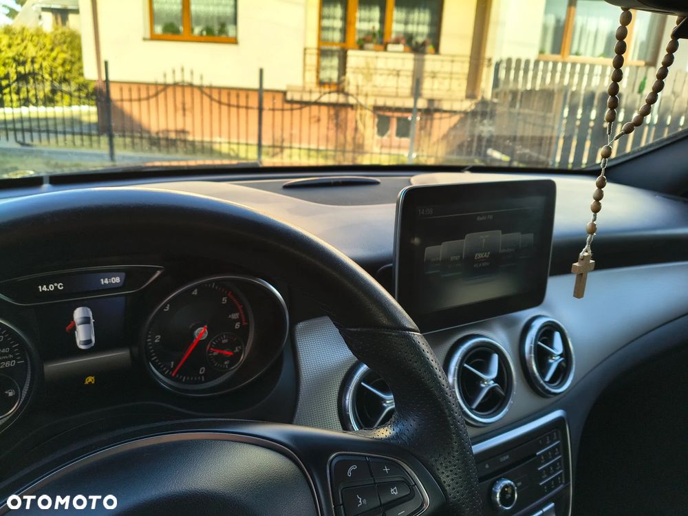 Mercedes-Benz CLA 180 d - 14