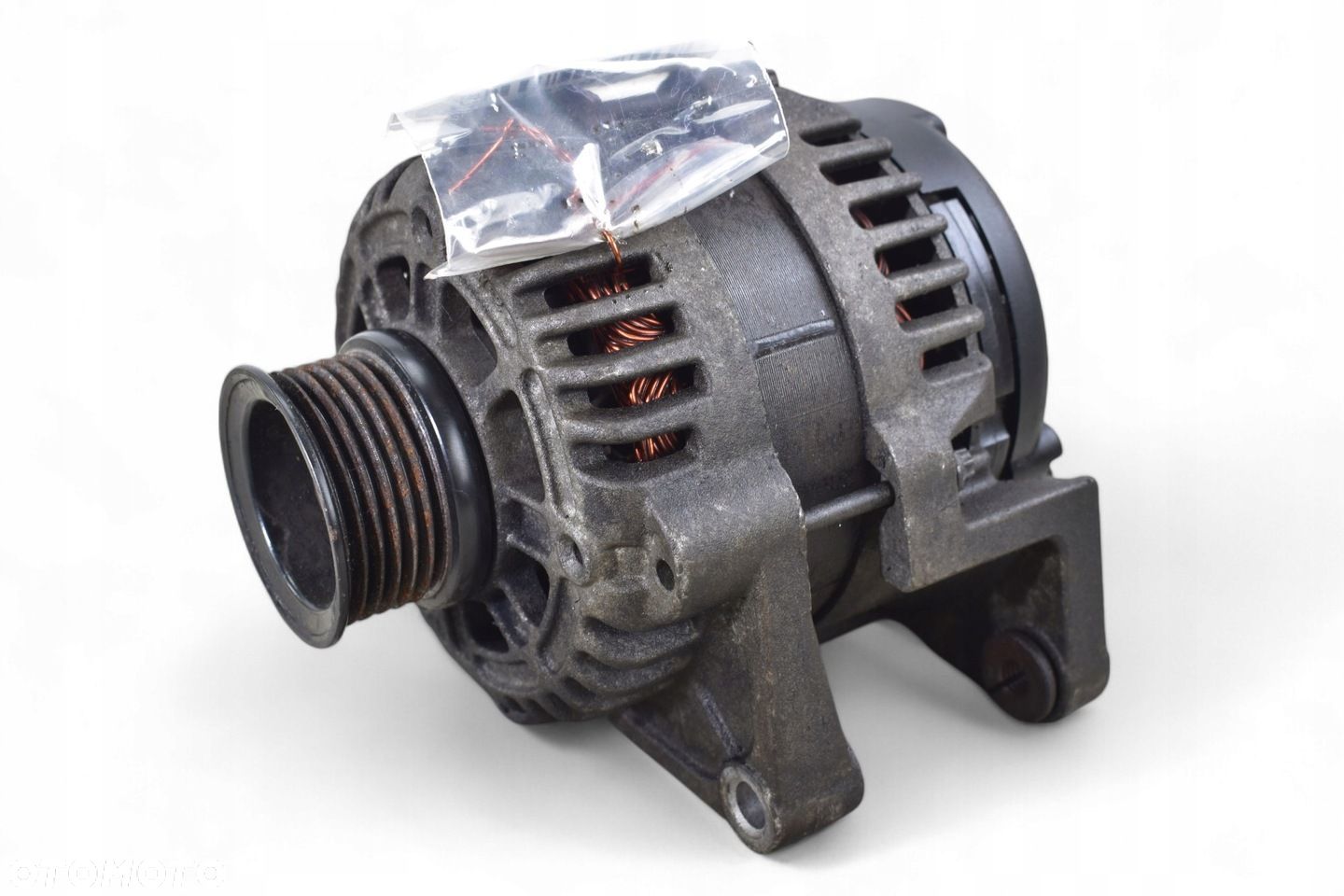 Alternator OPEL ASTRA J CHEVROLET CRUZE AVEO 1.6 16V 13502595 - 1