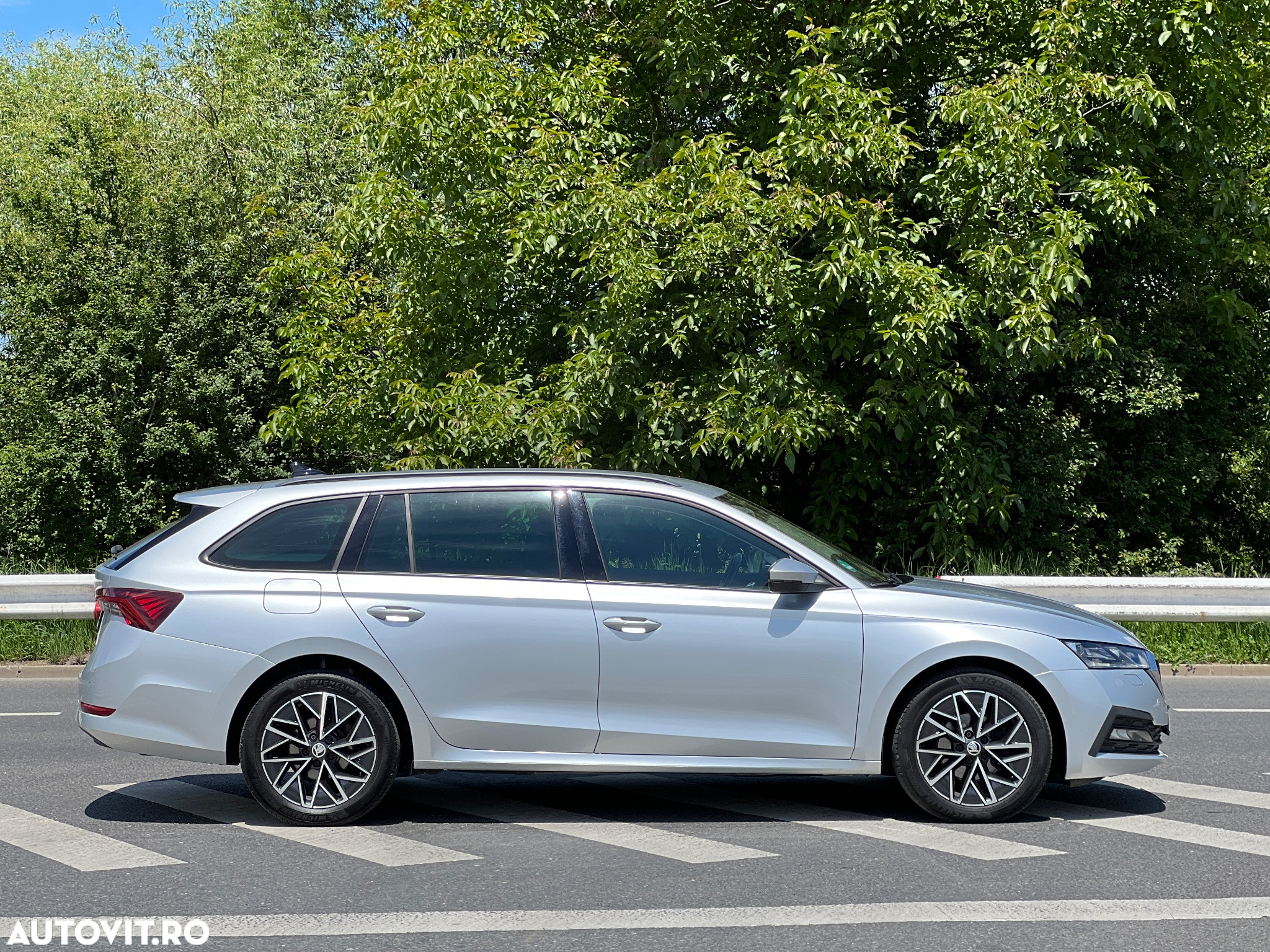 Skoda Octavia 2.0 TDI DSG Selection Plus - 3