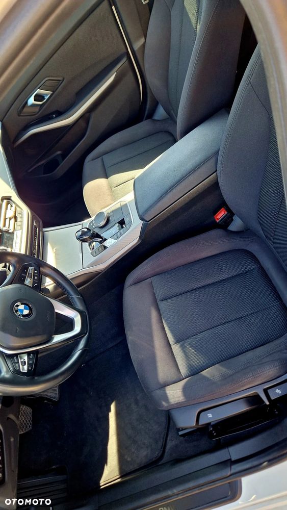 BMW Seria 3 318i Advantage - 7