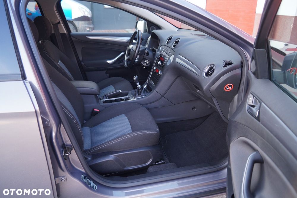 Ford Mondeo - 25