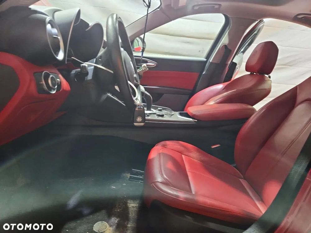Alfa Romeo Giulia - 7