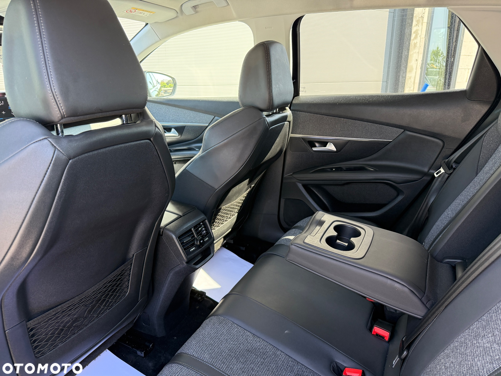 Peugeot 3008 PureTech 130 Stop & Start GPF Allure - 13