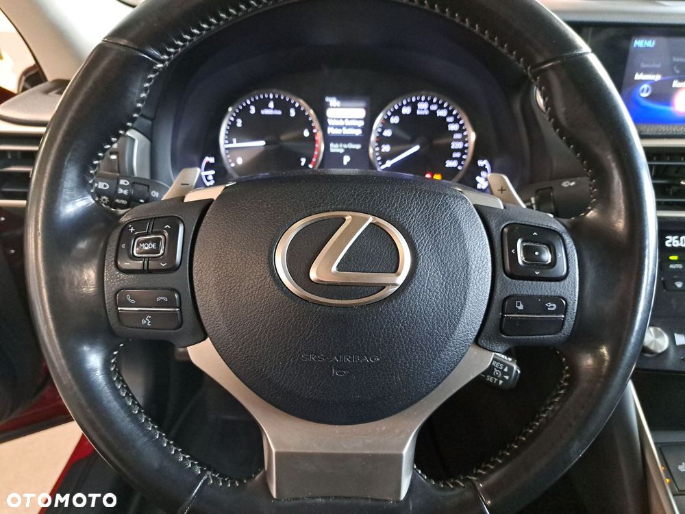 Lexus IS - 30