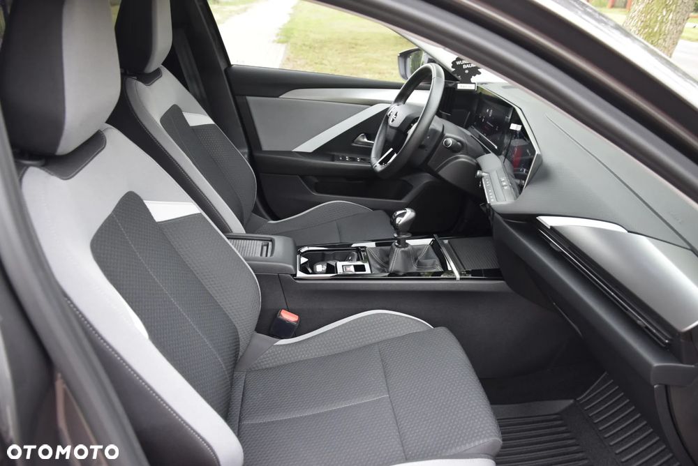 Opel Astra 1.2 T S&S - 17