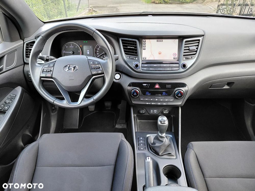 Hyundai Tucson 1.7 CRDI BlueDrive GO 2WD - 24