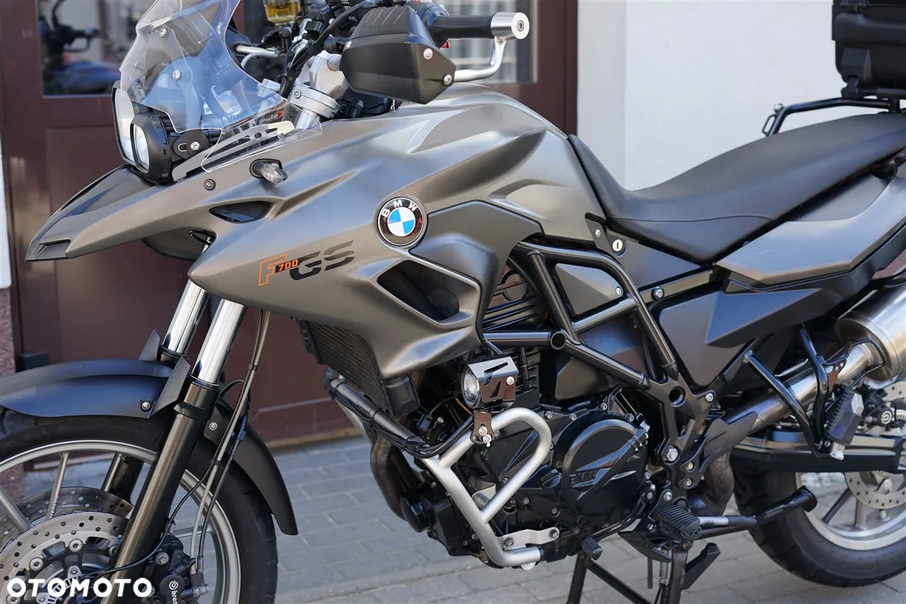 BMW F - 29