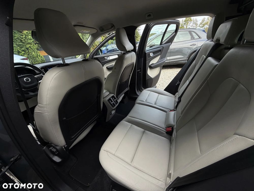 Volvo XC 40 D4 AWD Geartronic Momentum - 20