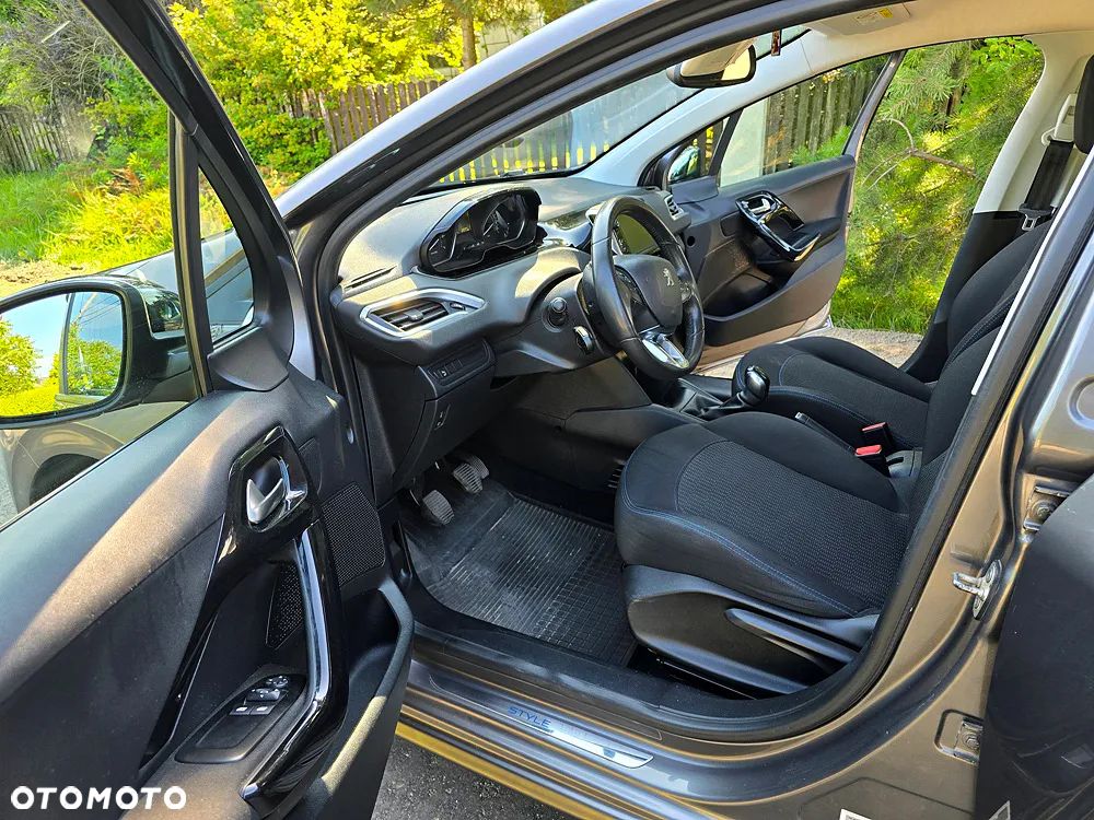 Peugeot 208 PureTech 82 Urban Move - 10