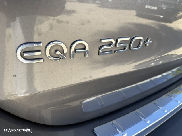 Mercedes-Benz EQA 250+ - 8
