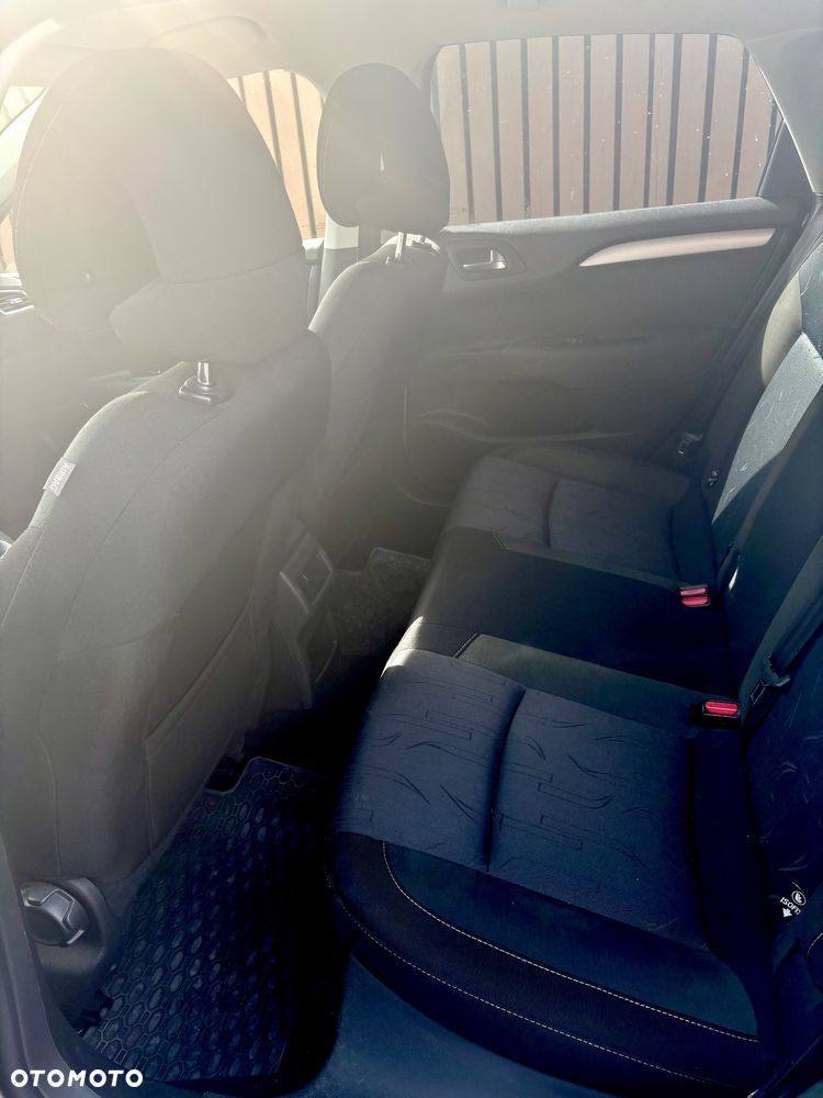 Citroën C4 HDi 90 Attraction - 8