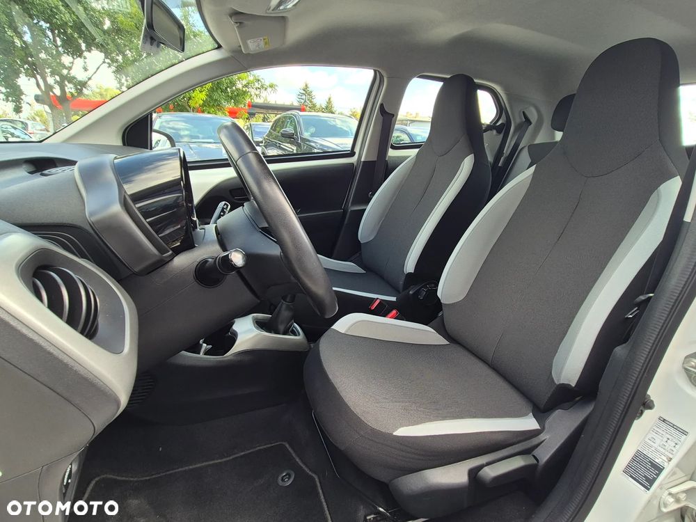 Toyota Aygo x-play Eco - 27