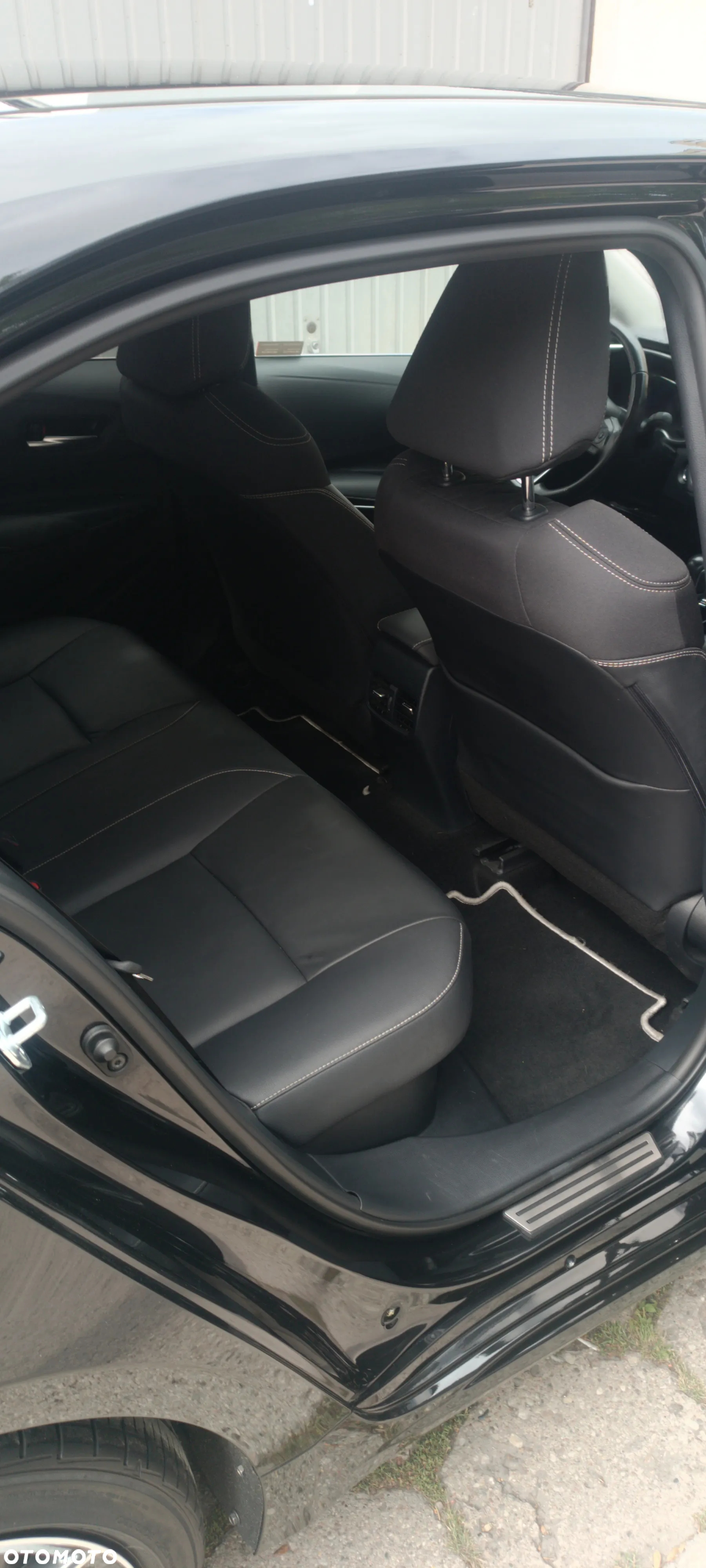 Toyota Corolla 1.8 Hybrid Executive - 17