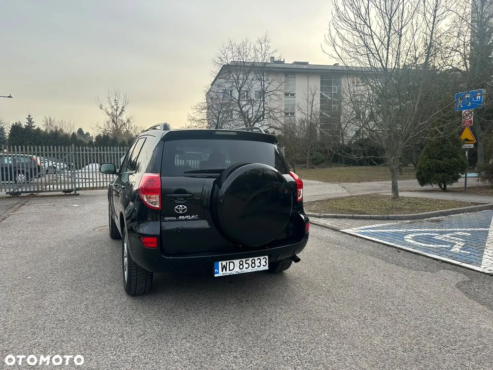 Toyota RAV4 - 8